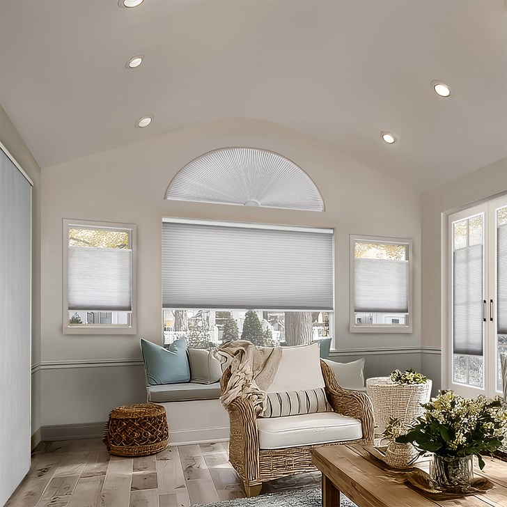 Color: Light Cream; Lift: Cordless