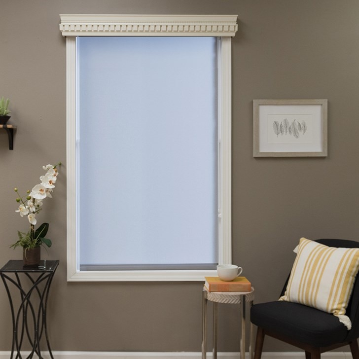 blinds.live Dentil Wood Cornice in Davenport Cotton 6011 paired with blinds.live Signature Light Filtering Roller Shade in Carousal Steel.