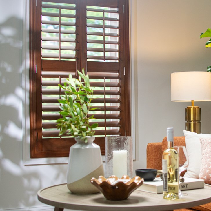 Color: Pecan