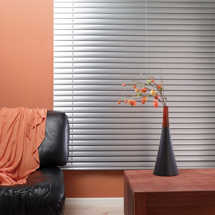 Color: Brushed Aluminum