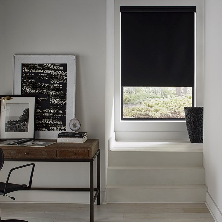 Color: Reminiscent Black RE1100