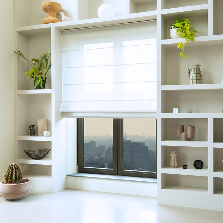 Color: Cyprus White Stone; Lift: Motorized
