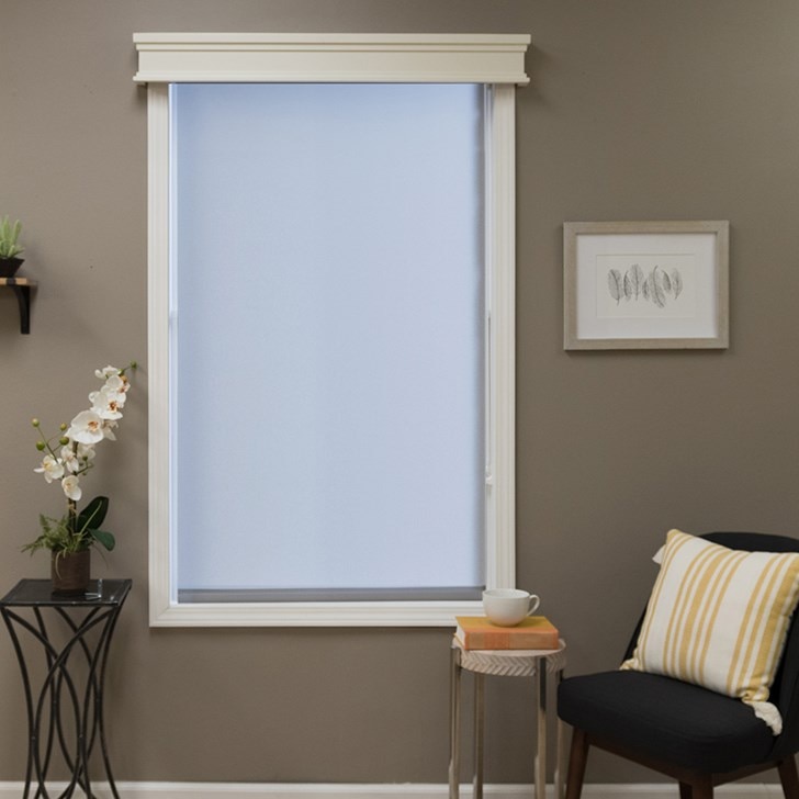 blinds.live Broadway Wood Cornice in Davenport Cotton 6011 paired with blinds.live Signature Light Filtering Roller Shade in Carousal Steel.